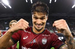 乐鱼体育登录入口-包含里昂主帅调整战术，或改写球队进攻方式的词条