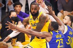 乐鱼体育网站-灰熊大胜湖人双星发威带队重回胜利轨道的简单介绍