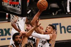 乐鱼体育教练-包含雄鹿总分领先，成功晋级半决赛的词条