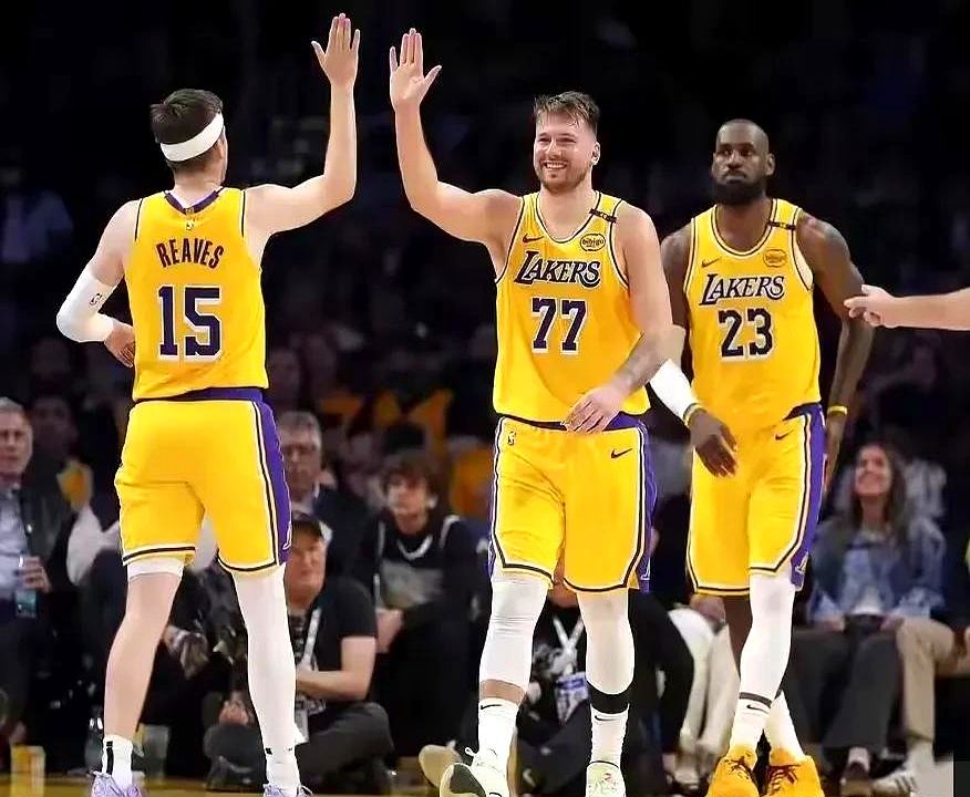 鹈鹕队全队合力战胜强敌，豪取四连胜的简单介绍