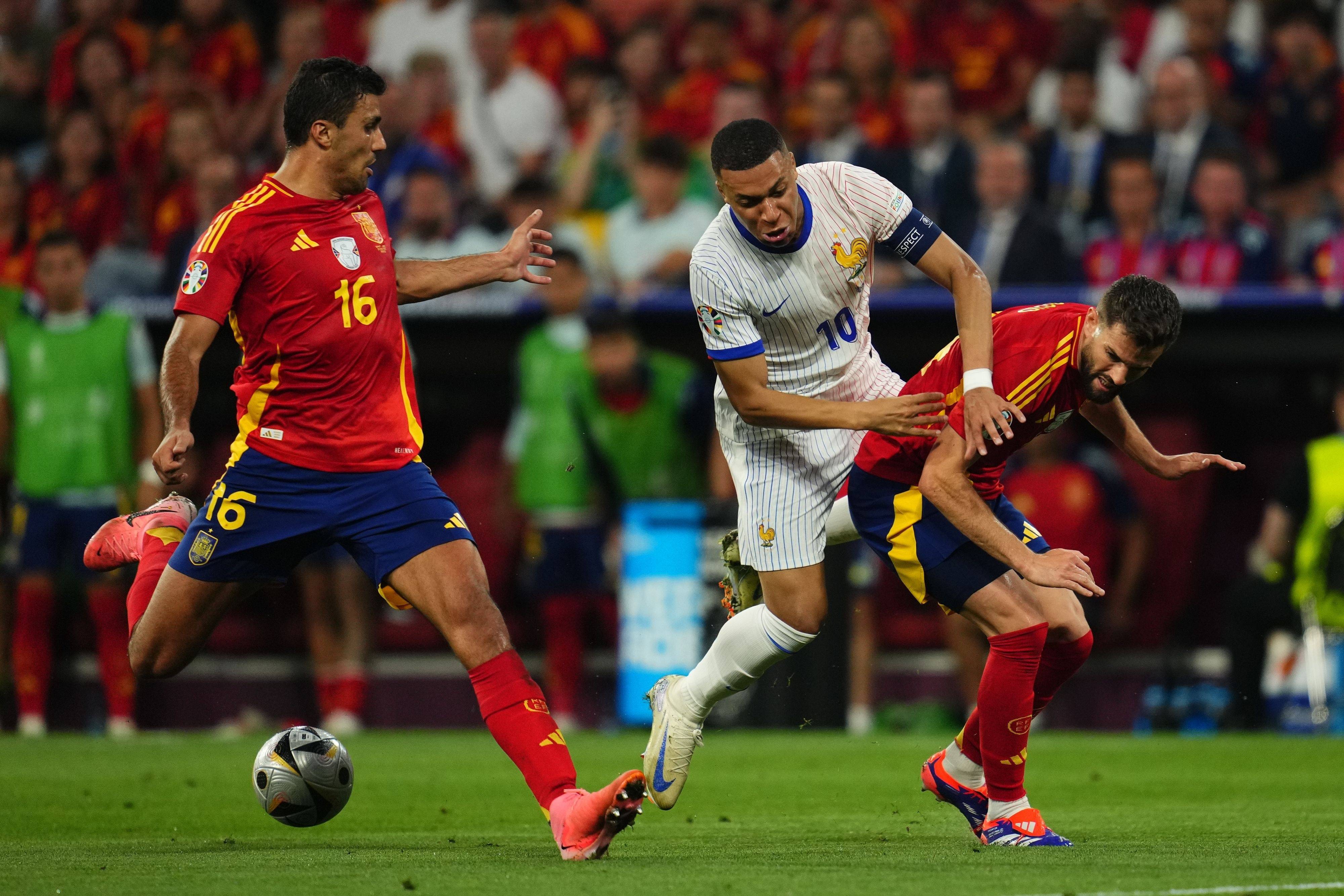 皇马传奇辅教法国联赛挑大梁的简单介绍 皇马传奇辅教法国联赛挑大梁的简单介绍