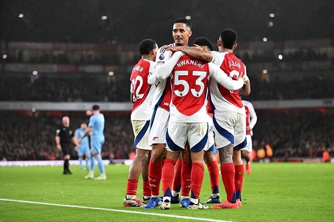 阿森纳球员因涉嫌违规被禁赛，球队受重创的简单介绍