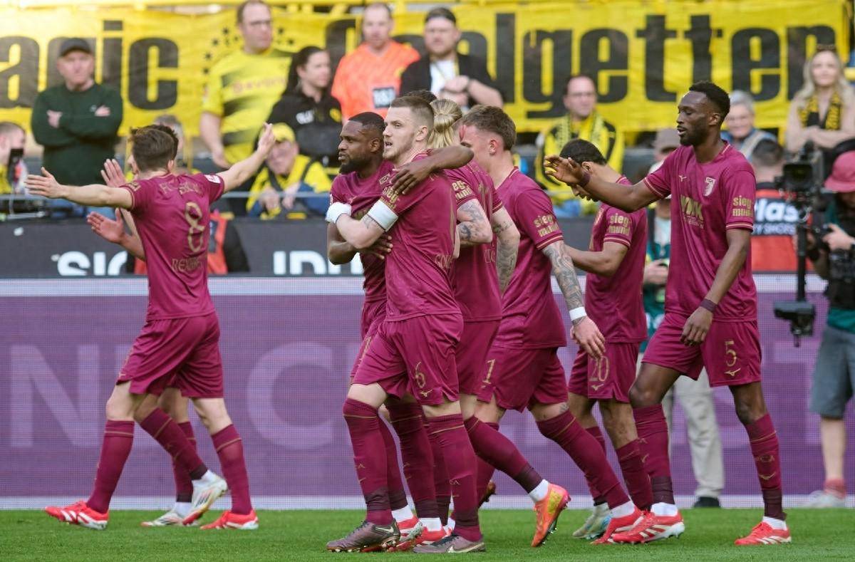 奥格斯堡客场战平弗赖堡,保持不败 奥格斯堡客场战平弗赖堡,保持不败