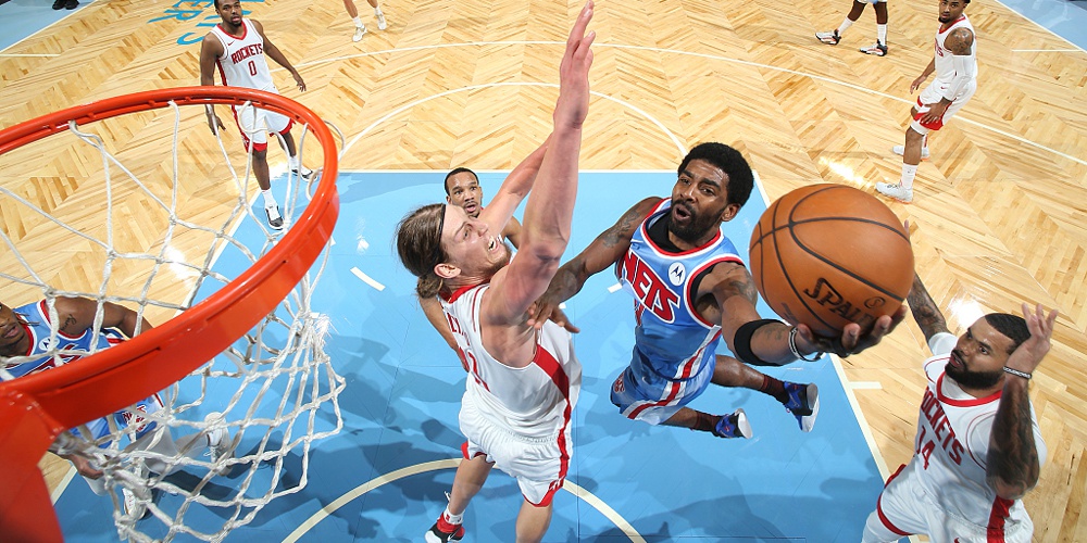 火箭拼尽全力战胜篮网，争取季后赛资格的简单介绍