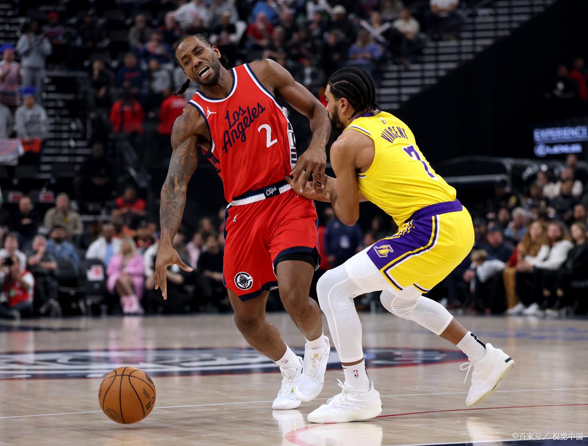 快船新秀发挥出色,带领球队取胜 快船新秀发挥出色,带领球队取胜