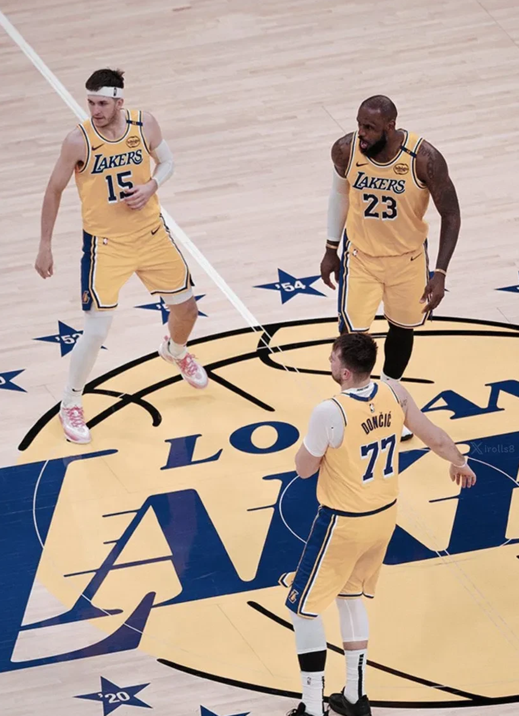 湖人大胜公牛，詹姆斯贡献三双表现稳健的简单介绍