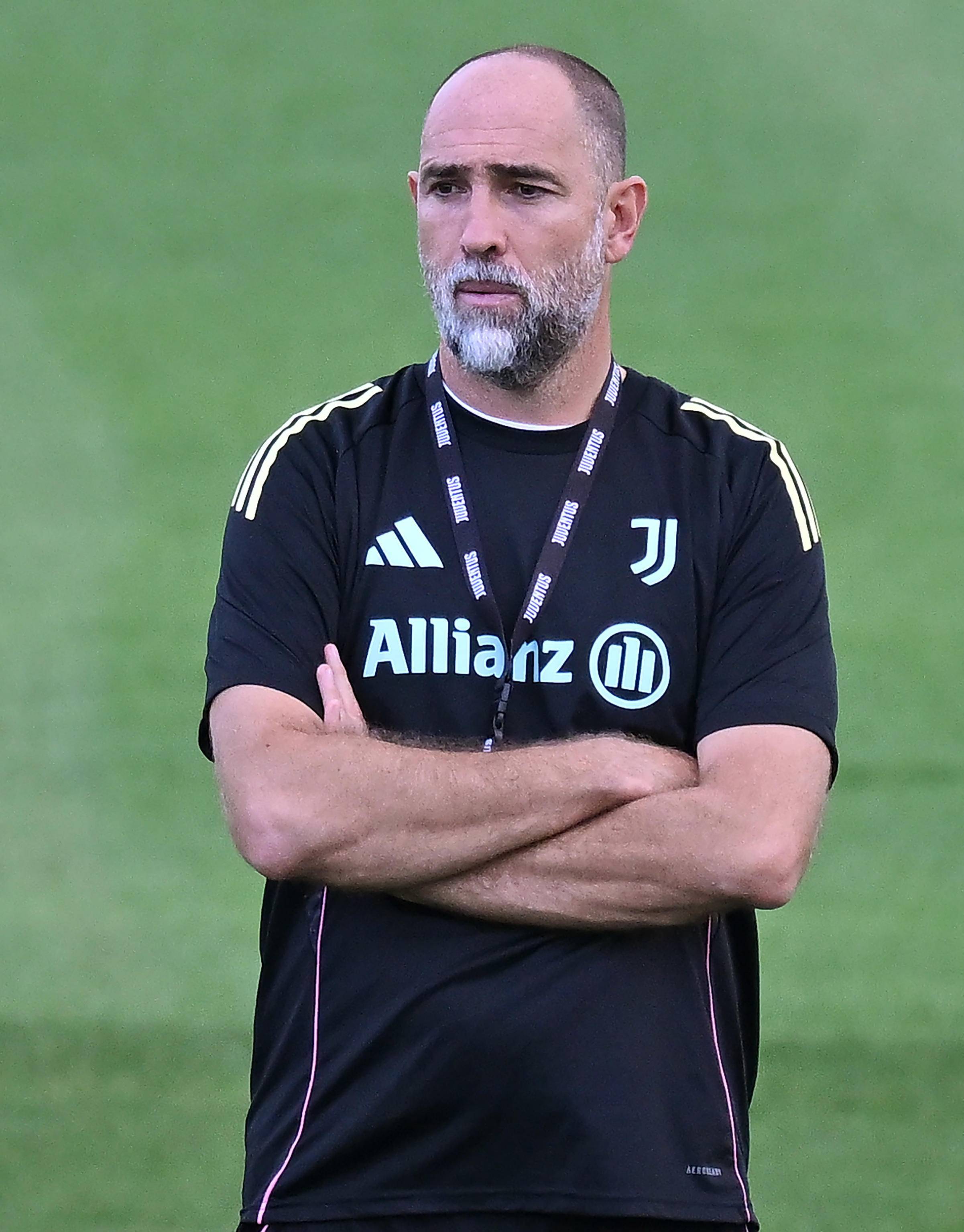 尤文图斯中场接受采访，展望新赛季目标