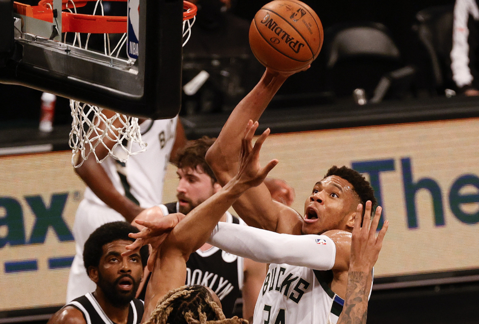 包含雄鹿总分领先，成功晋级半决赛的词条