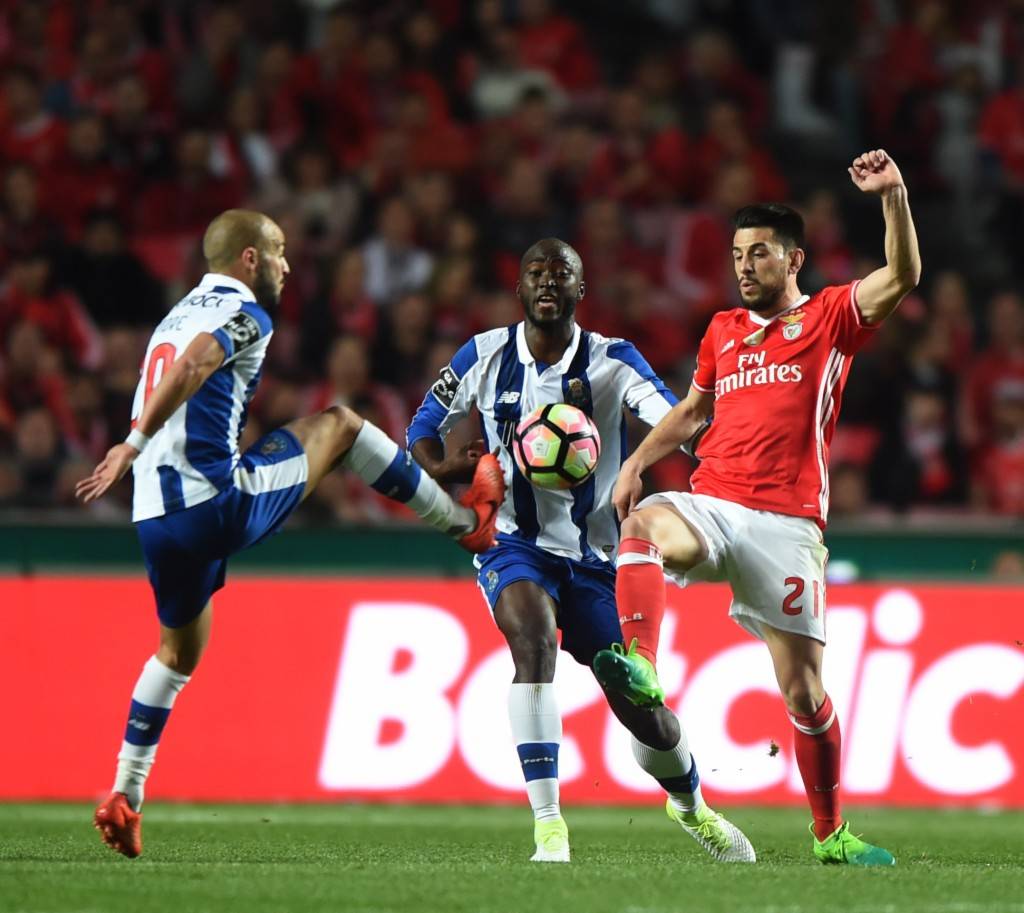 葡萄牙客胜晋级，冲击联赛冠军